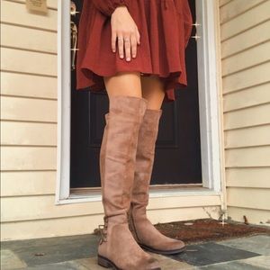 Taupe knee-high winter boots size 8M women’s brand new in the box